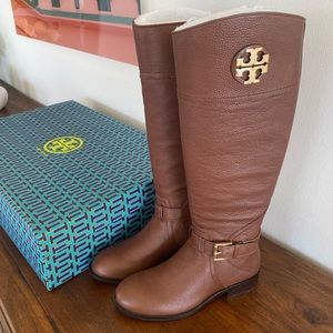 NWOT Tory Burch Claire 20 MM Riding Boot Almond/Gold